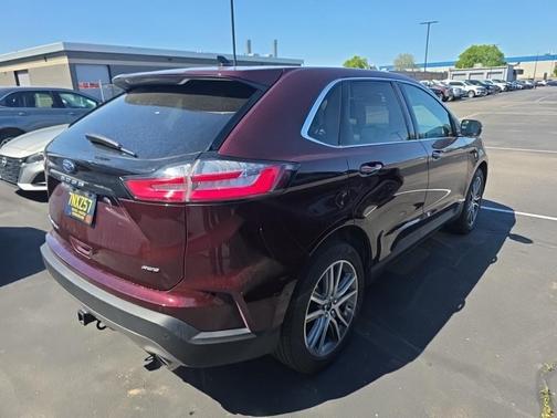 Burgundy Velvet Metallic Tinted Clearcoat 2024 Ford Edge Titanium