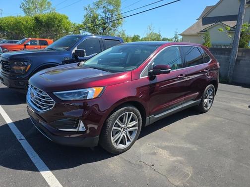 Burgundy Velvet Metallic Tinted Clearcoat 2024 Ford Edge Titanium