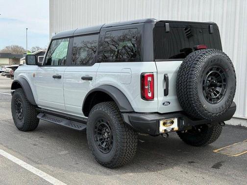Avalanche 2026 Ford Bronco Badlands