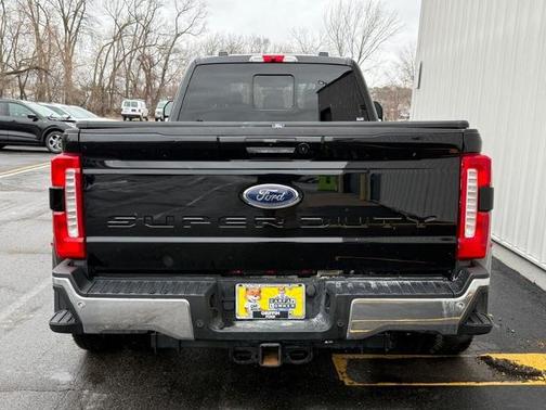 2024 Ford F-350 LARIAT DRW