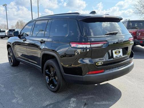 2023 Jeep Grand Cherokee LAREDO
