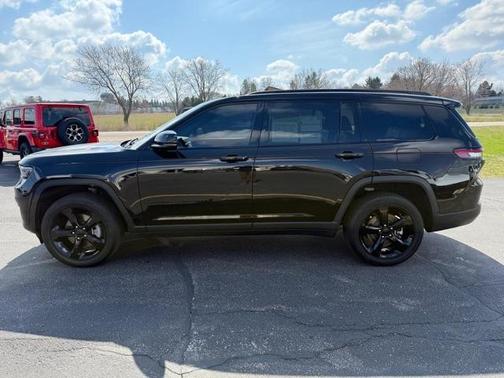 2023 Jeep Grand Cherokee LAREDO