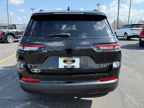 2023 Jeep Grand Cherokee LAREDO