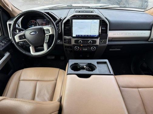 White 2022 Ford F-250 Lariat