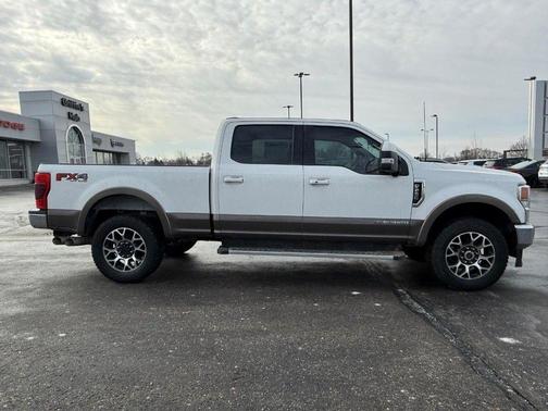 White 2022 Ford F-250 Lariat