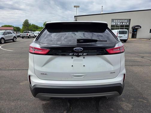 White Metallic 2024 Ford Edge SEL