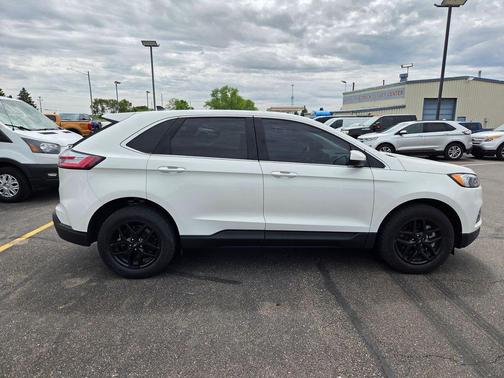 White Metallic 2024 Ford Edge SEL