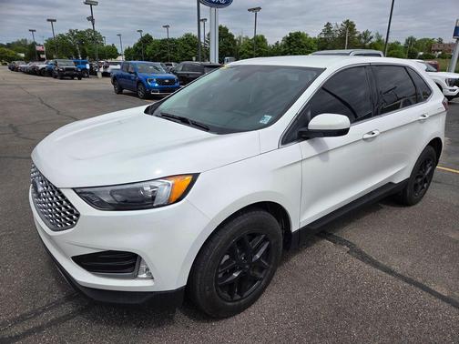 White Metallic 2024 Ford Edge SEL