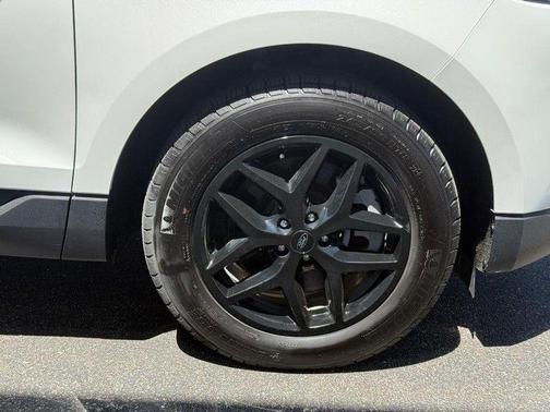 Star White 2024 Ford Edge SEL