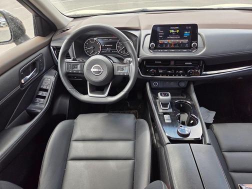 2 Tone White / Black Roof 2023 Nissan Rogue SL