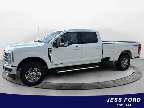 Oxford White 2025 Ford F-350 LARIAT