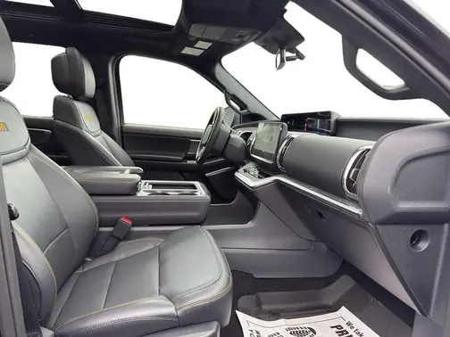 Agate Black Metallic 2026 Ford Expedition Tremor®