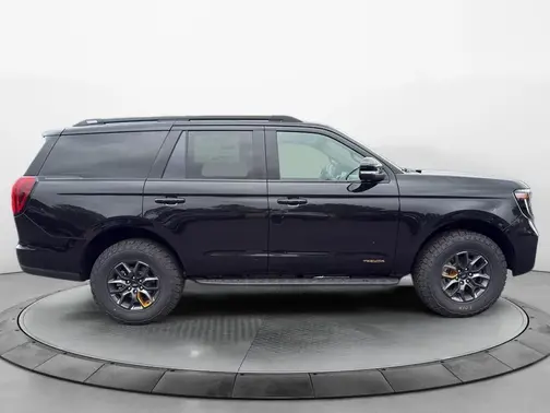 Agate Black Metallic 2026 Ford Expedition Tremor®