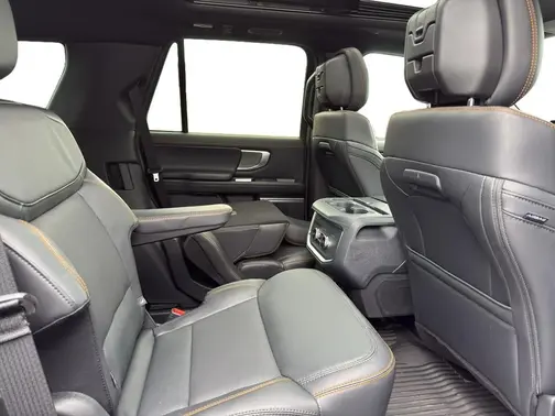Agate Black Metallic 2026 Ford Expedition Tremor®