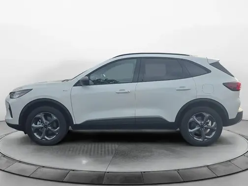 Star White Metallic Tri-coat 2026 Ford Escape ST-Line