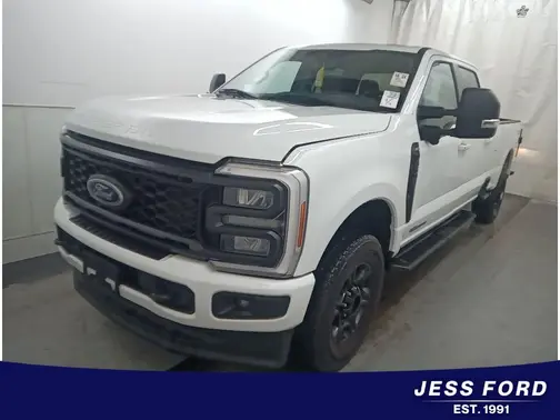Oxford White 2023 Ford F-350 XLT