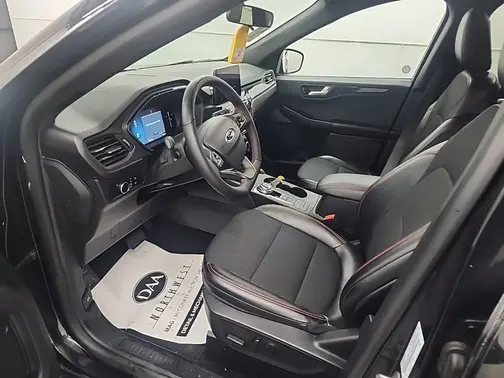 Agate Black Metallic 2025 Ford Escape ST-Line