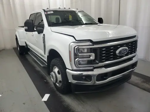 Oxford White 2025 Ford F-350 LARIAT