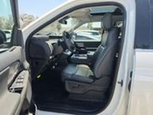 Oxford White 2025 Ford Expedition Max Active