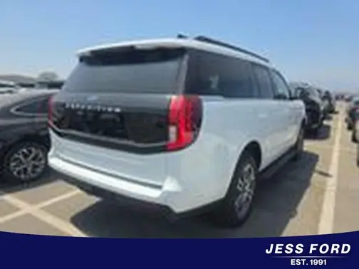 Oxford White 2025 Ford Expedition Active