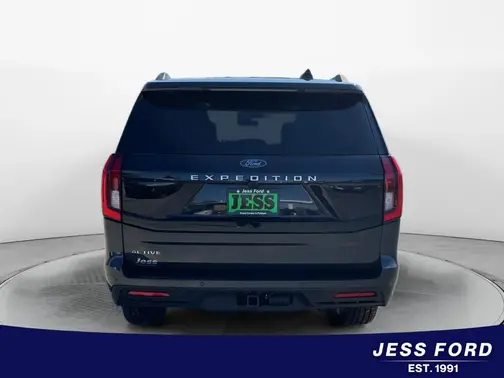 Dark Matter Gray Metallic 2025 Ford Expedition Active