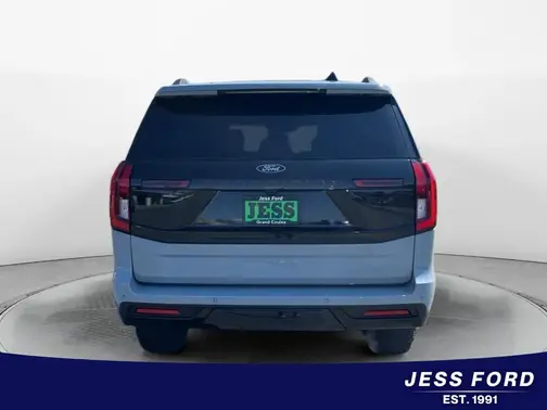 Glacier Gray Metallic TriCoat 2025 Ford Expedition Tremor