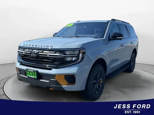 Glacier Gray Metallic TriCoat 2025 Ford Expedition Tremor