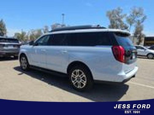 Space Silver Metallic 2025 Ford Expedition Max Active 4x4