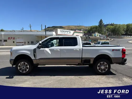 Oxford White 2023 Ford F-250 King Ranch
