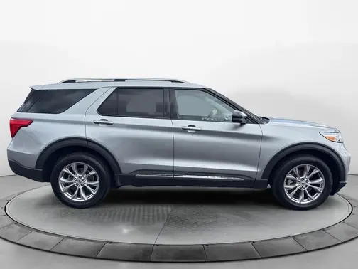 Iconic Silver Metallic 2024 Ford Explorer Limited