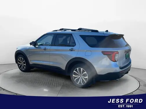 Iconic Silver Metallic 2023 Ford Explorer ST-Line