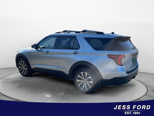 Iconic Silver Metallic 2023 Ford Explorer ST-Line