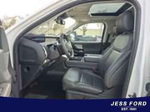 Oxford White 2025 Ford Expedition Max Active