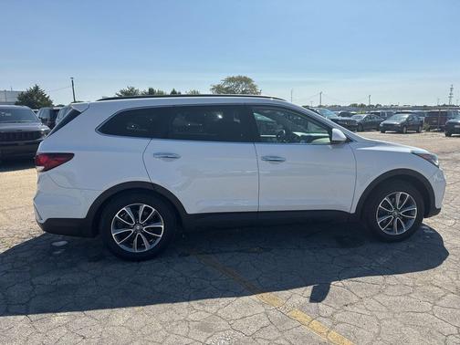 2017 Hyundai SANTA FE SE