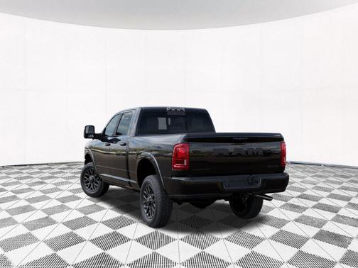 Diamond Black Crystal Pearlcoat 2026 RAM 2500 Limited Crew Cab 4x4 6'4' Box