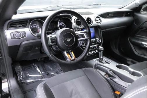 2020 Ford Mustang EcoBoost