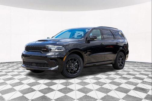 DB Black Crystal Clearcoat 2026 Dodge Durango GT Plus
