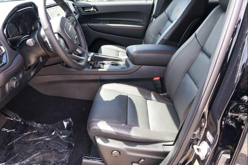 DB Black Crystal Clearcoat 2026 Dodge Durango GT Plus
