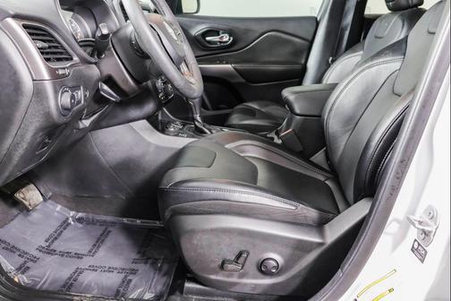 2022 Jeep Cherokee Latitude Lux