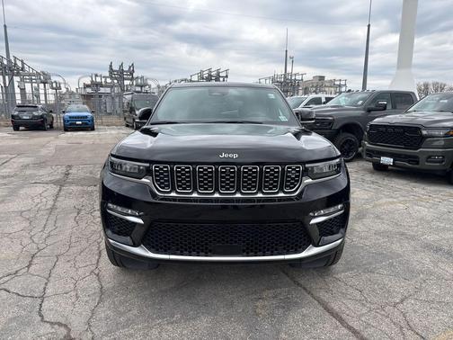 Diamond Black Crystal Pearlcoat 2022 Jeep Grand Cherokee 4xe Summit Reserve