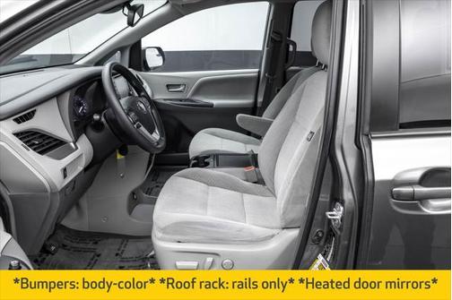 2018 Toyota Sienna LE