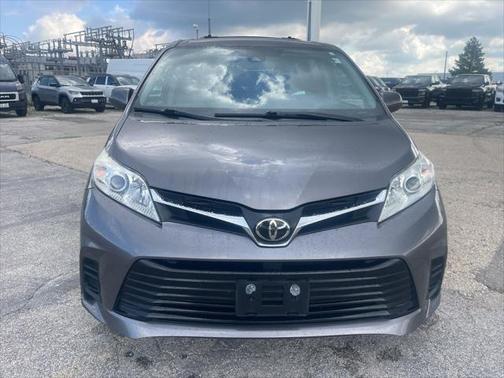 2018 Toyota Sienna LE