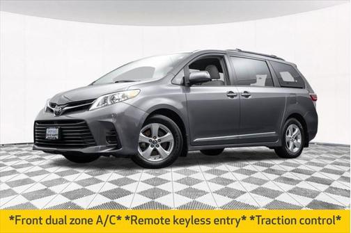 2018 Toyota Sienna LE