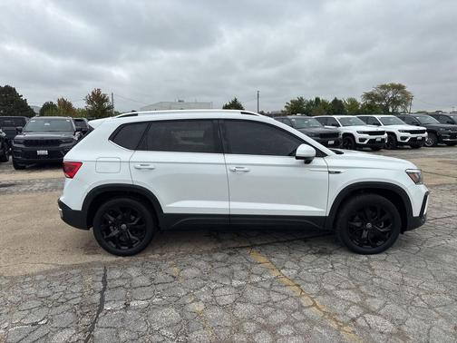 2023 Volkswagen Taos 1.5T SE