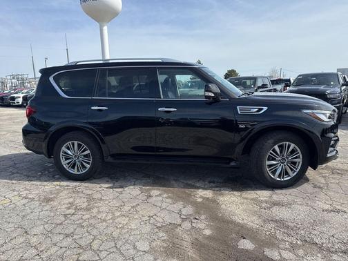 2019 INFINITI QX80 Luxe