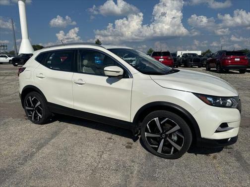 2022 Nissan Rogue Sport SL