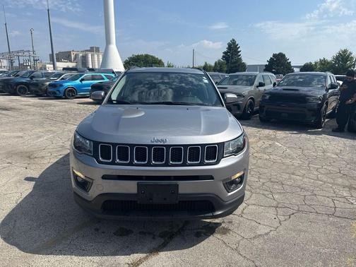 Billet Silver Metallic Clearcoat 2018 Jeep Compass Latitude