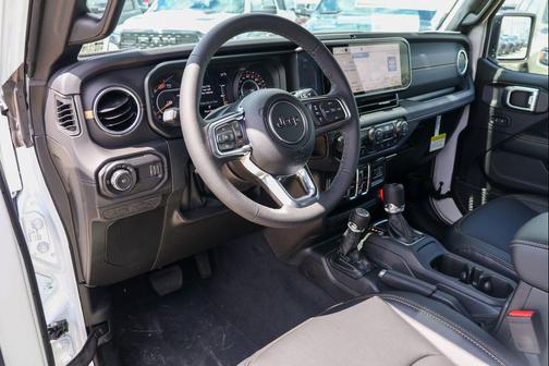 Bright White Clearcoat 2026 Jeep Wrangler 4-Door Sahara 4x4