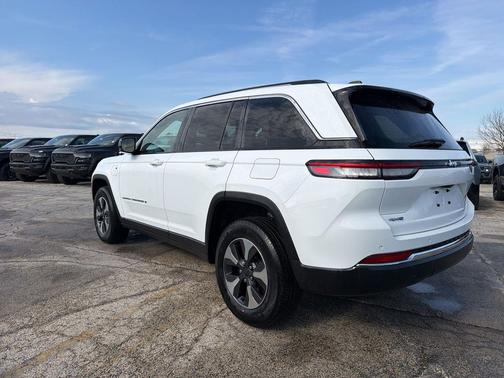 Bright White Clearcoat 2022 Jeep Grand Cherokee 4xe Base