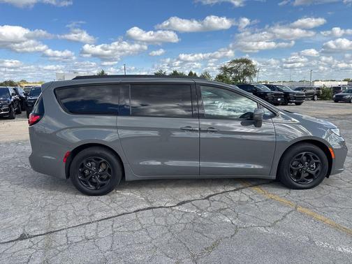 2021 Chrysler Pacifica Hybrid Touring L